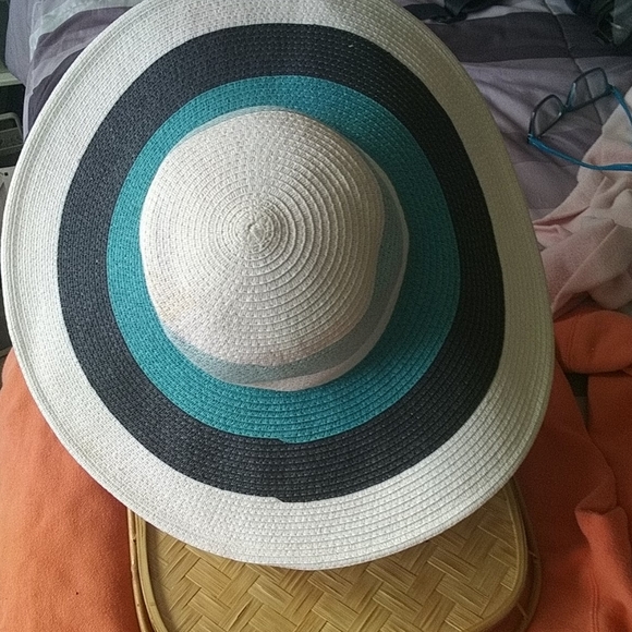 Cruise Club Straw hat. One sz $28+ free belt - Picture 3 of 7